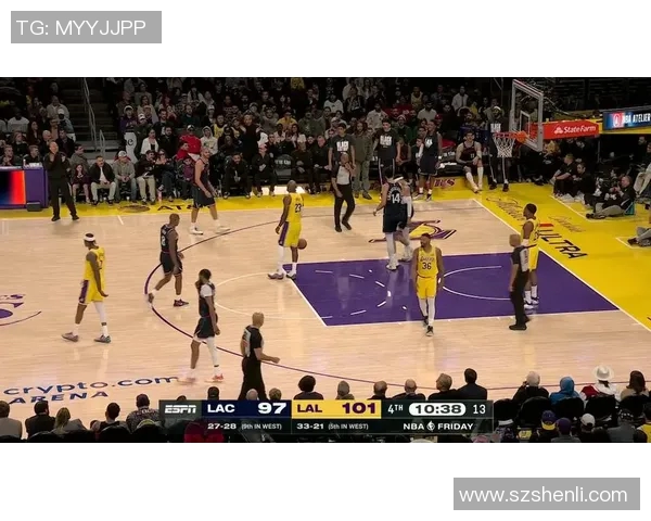 湖人对决快船精彩赛事直播全程回顾与分析尽在新浪平台